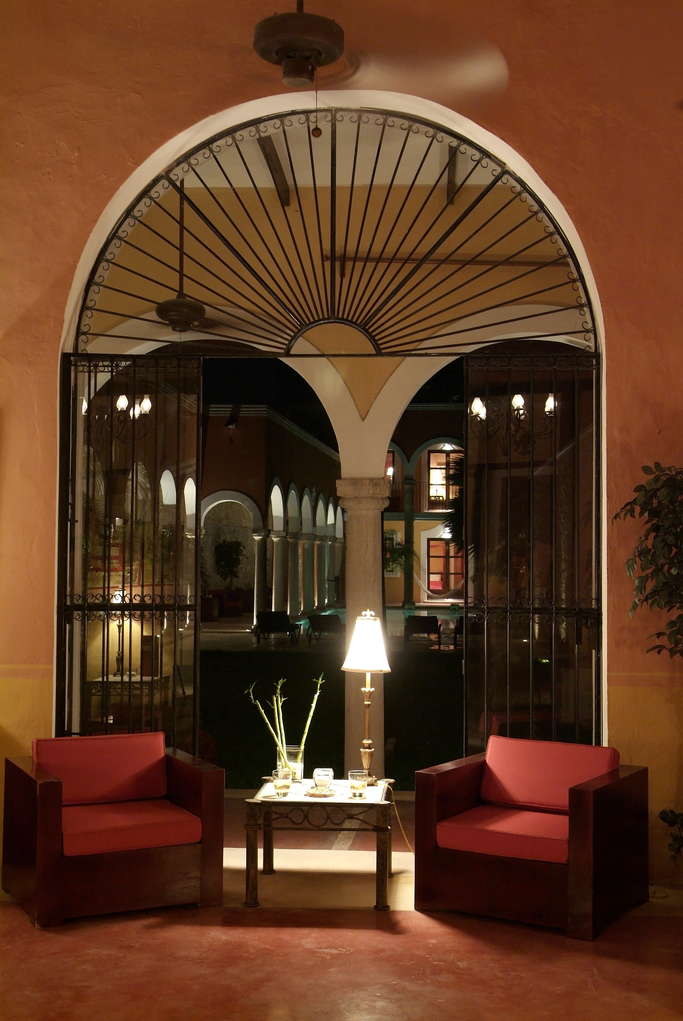 Poolside lounge with arches, Hotel Hacienda Mérida